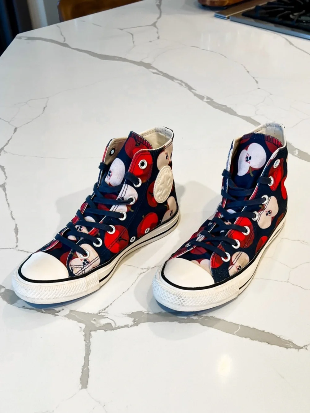 Converse Chuck Taylor All Star Apple Print Red Blue High Top Sneakers Womens 7 - Picture 3 of 14